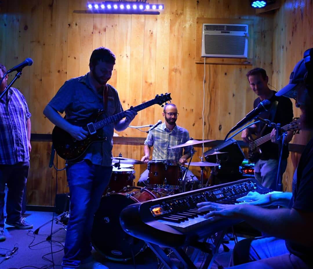 Phantom Airwave rocks out