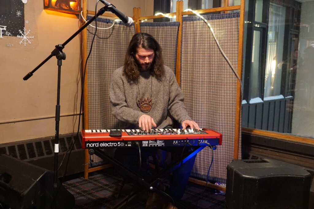 Alex Kauffman piano playing